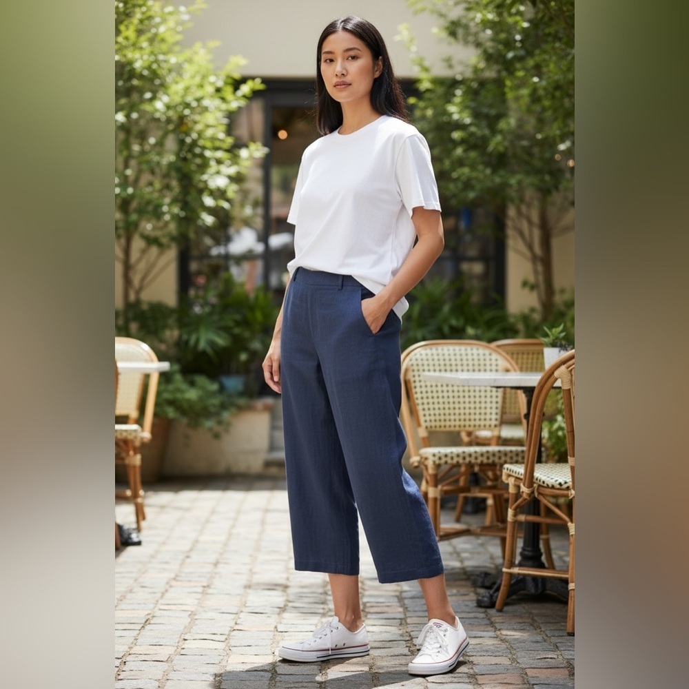 Vince Straight-Leg Pants in Navy Blue
